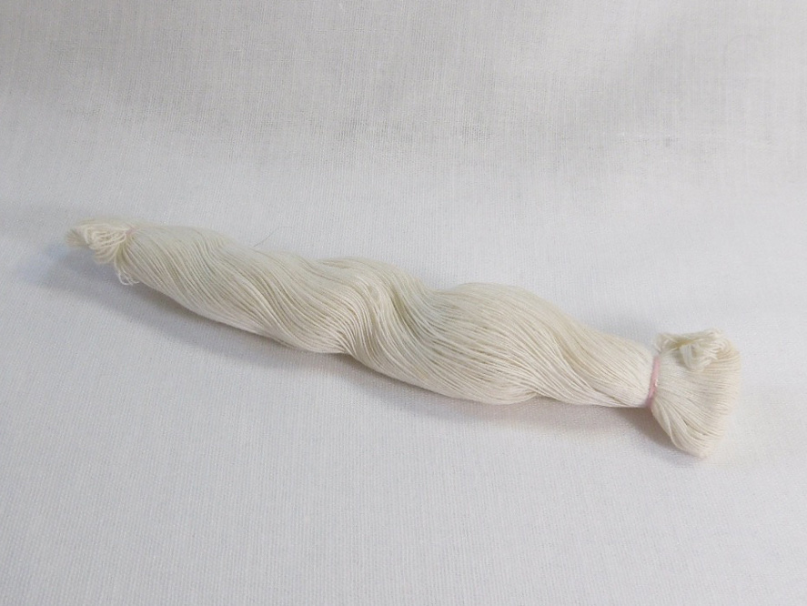 Item# A-1  Silk 100% 95denier   color:白  ¥2000 €18.00